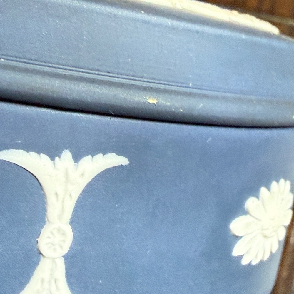 Wedgwood Trinket Box Blue Jasperware 4" Round Pegasus Relief Vintage Cameo - Picture 11 of 12